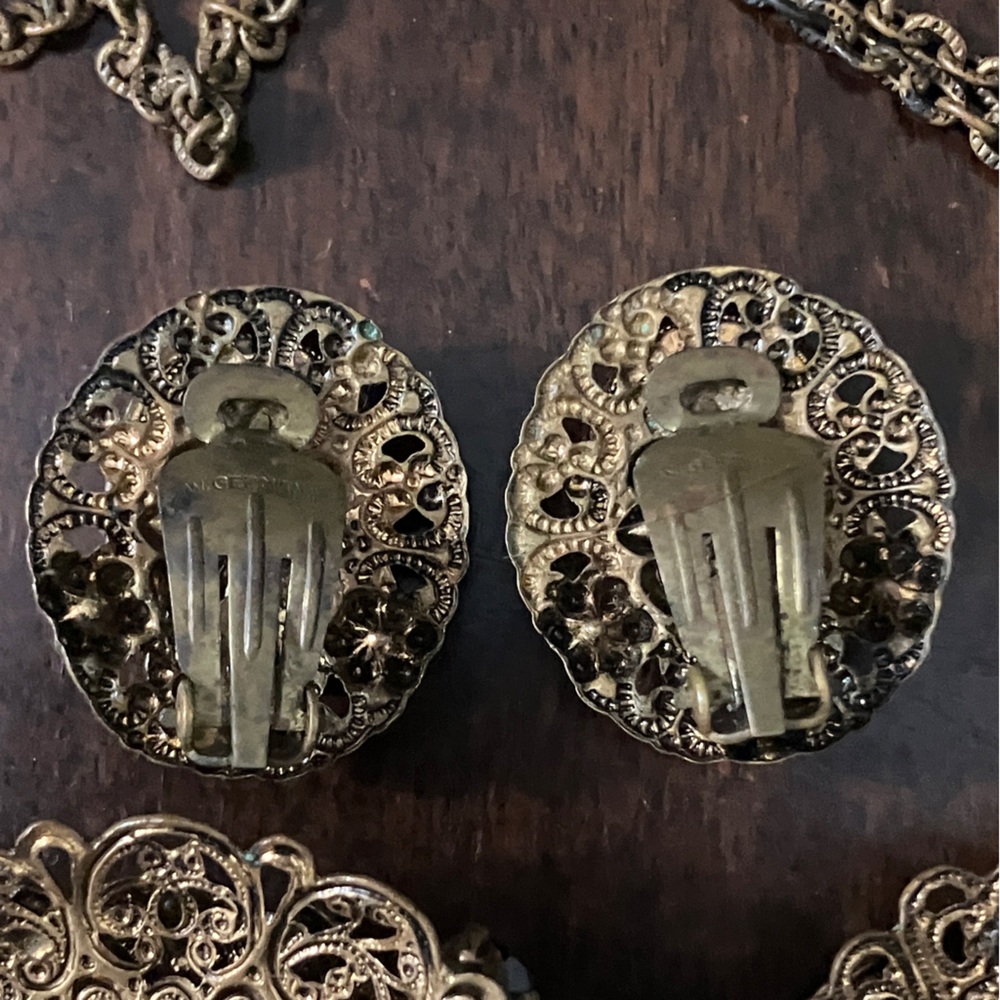 Vintage West Germany Black Glass Cameo Jewelry Set - Necklace, Brooch & Earrings - Picture 11 of 15